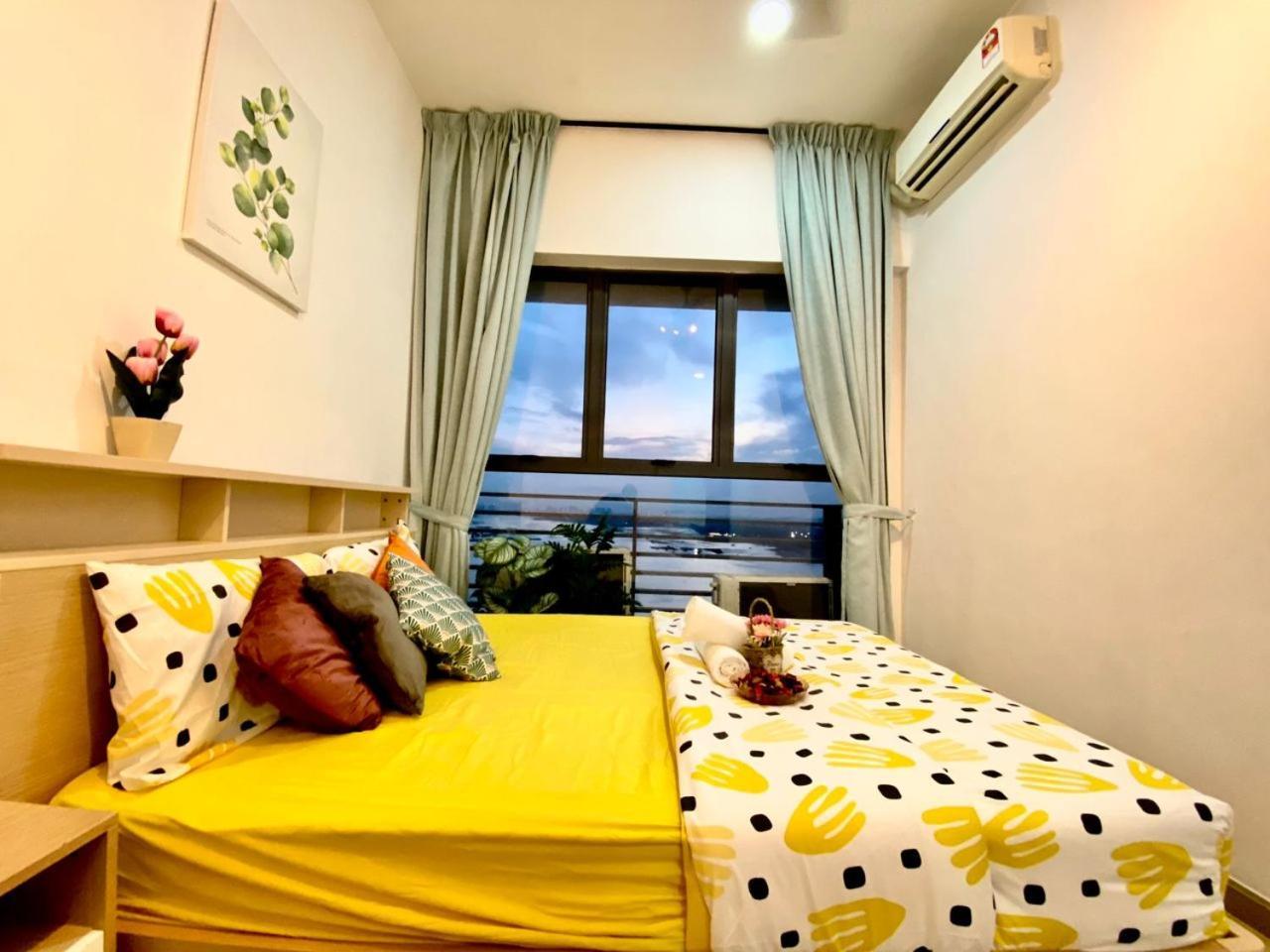 金海湾@danga Bay温馨舒适海景套房三房三厕6-12人适合家庭入住 Apartment Johor Bahru